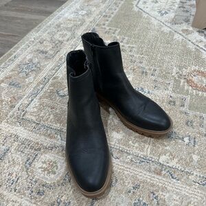 Wonderly Black Ankle Boots